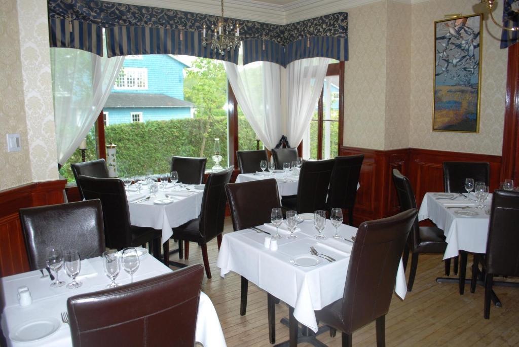 Chez Truchon Bistro-Auberge La Malbaie Exterior photo