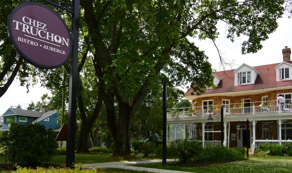 Chez Truchon Bistro-Auberge La Malbaie Exterior photo